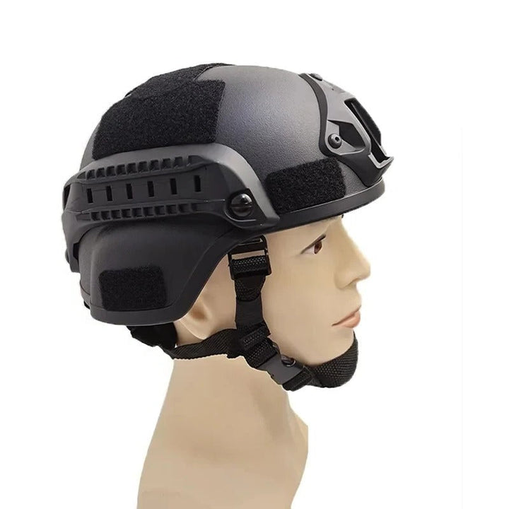 Outdoor Tactical Helmet for Training